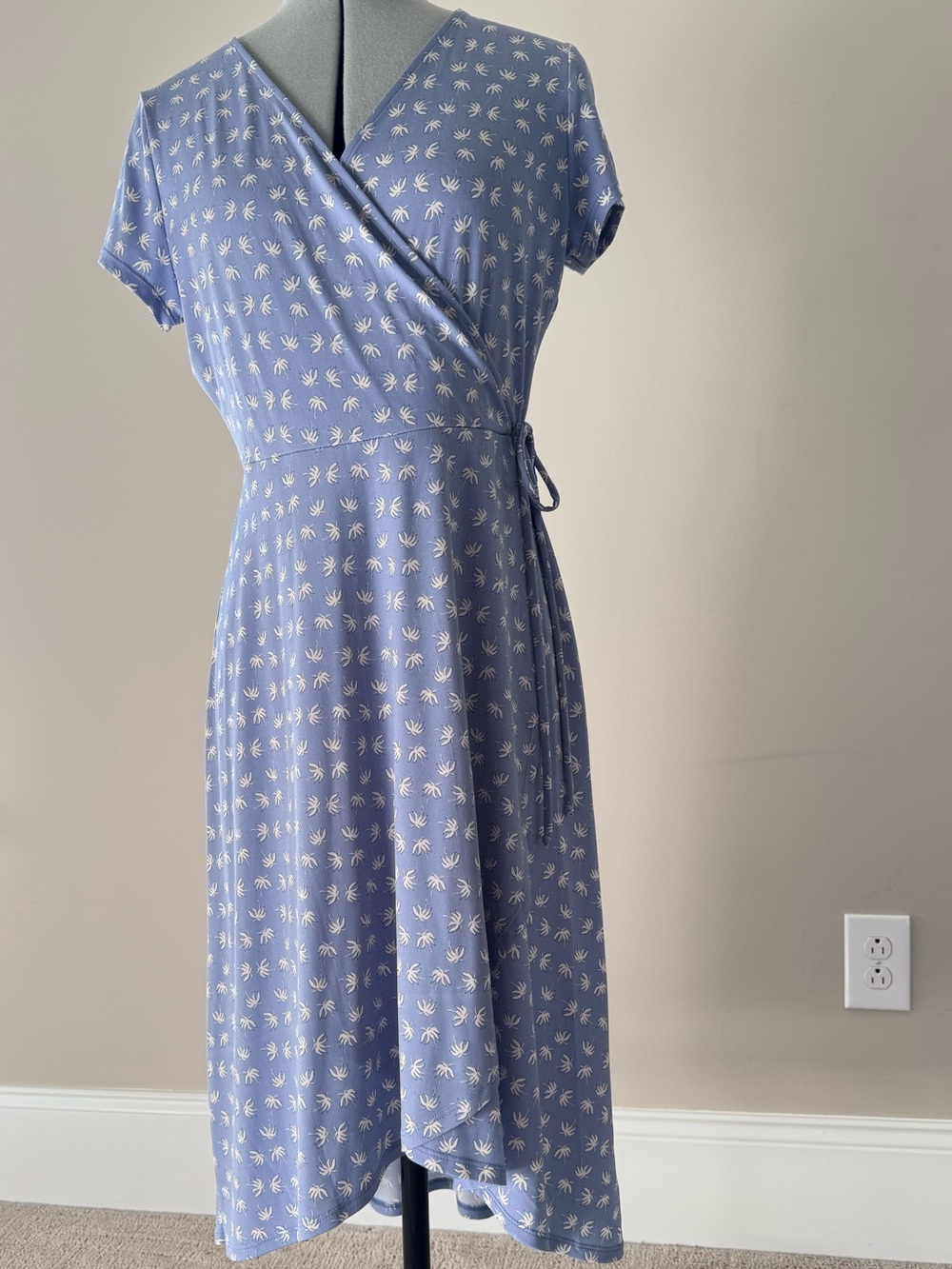 Olivia Grey Faux Wrap Midi Dress Blue White Palm Print M
